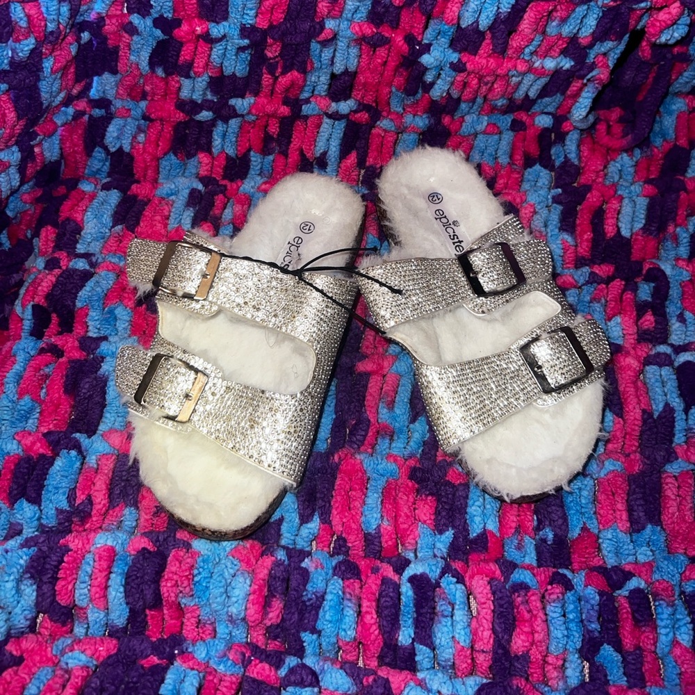 Rhinestone fluffy sandal
